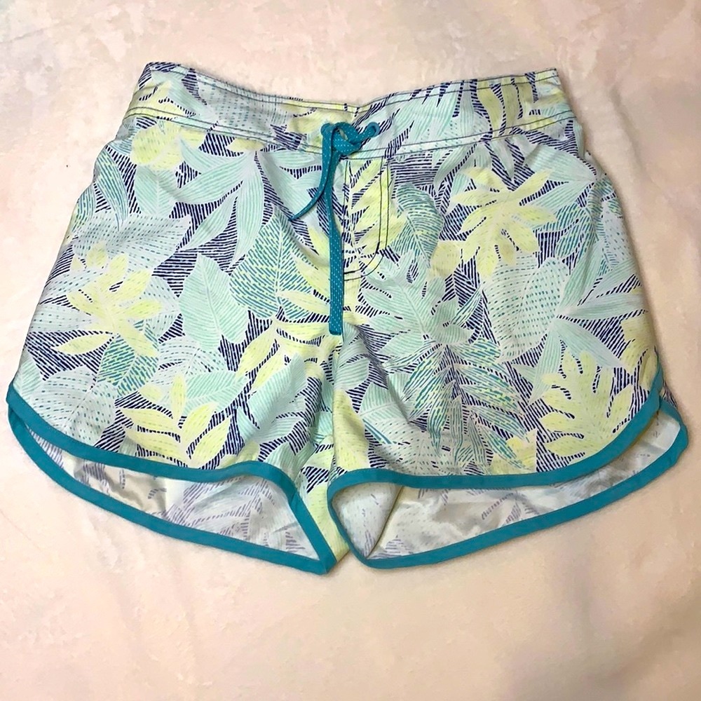 Columbia Women’s Cool Coast Tropical Pattern Active Performance Size Medium